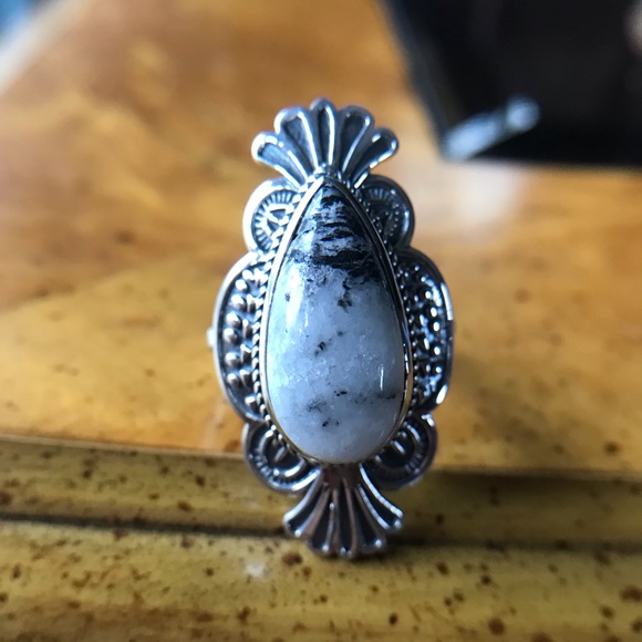 Natural White Buffalo Sterling Silver Ring - Picture 1 of 10